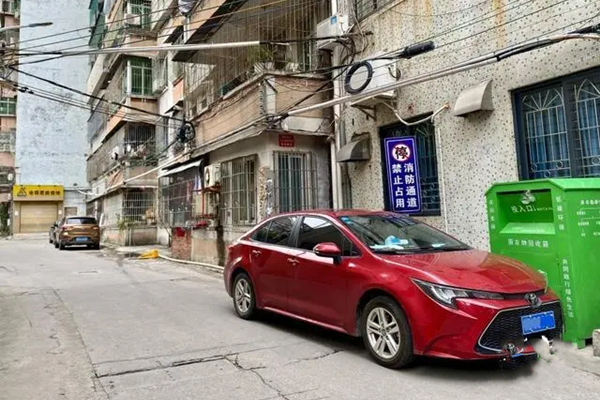 暢通消防通道，守護(hù)群眾安全！湛江坡頭消防聯(lián)合區(qū)交警大隊(duì)開展消防車通道專項(xiàng)整治